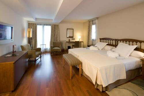 Parador de Villafranca del Bierzo, Забронировать Отель СПА-отели El Bierzo, SPA-услуги