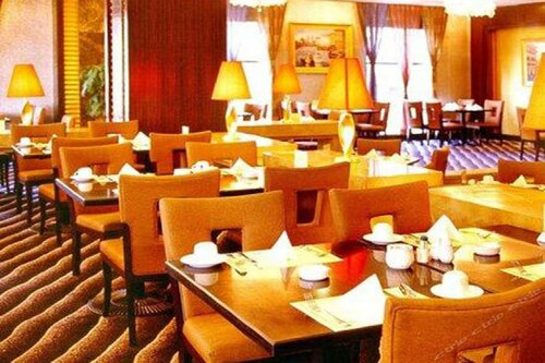 Royal International Hotel, Book Hotel 5-stjernede hoteller i Xinjiang, 5*