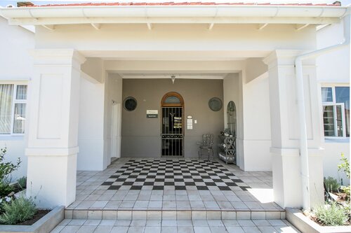 First Avenue Guesthouse, Забронировать Гостевой дом Саммерстранд , рядом с Музейный комплекс в порту Элизабет