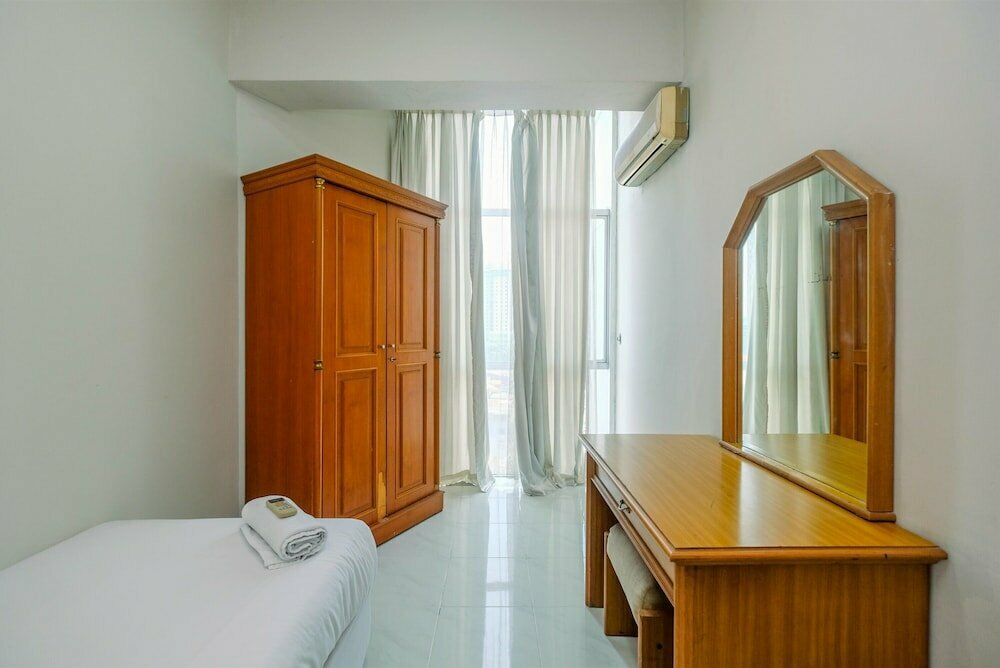 Homey and Spacious 3br Kondominium Juanda Apartment