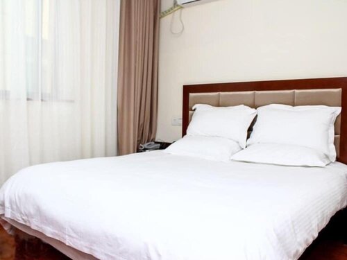 GreenTree Inn Wuxi New District North Changjiang Road Jincheng Road Express Hotel, Varaa Hotelli Wuxi Jiangsu