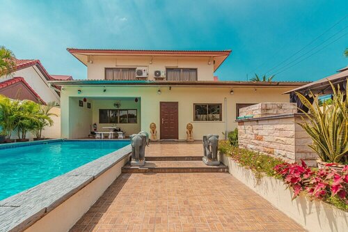 Viewbor Villa - Pattaya Holiday House Walking Street, Забронировать Вилла Отели Чонбури с бассейном, Бассейн