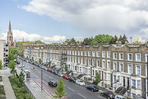 Stunning Brand New Westminster Apartment, Забронировать Апартаменты/квартира Отели Большого Лондона с парковкой, Парковка