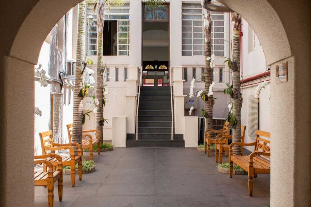 Nhm Hotel
