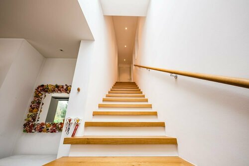 Spacious 2BR House 210m2 w Beautiful Gdn, Prenota Hotel Senningerberg Luxembourg
