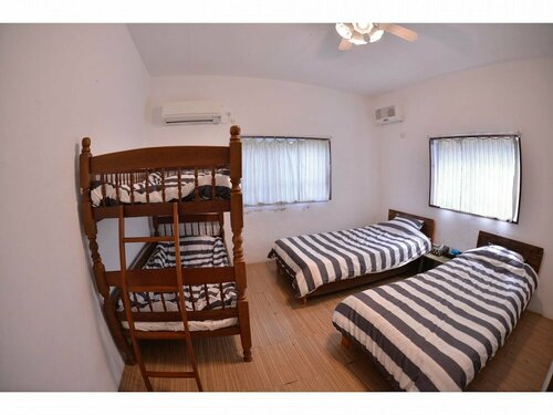 Life Rock, Book Pension Chatan 