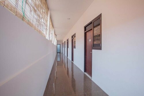 RedDoorz @ Kertajaya Surabaya, Rezervovat Hotel Surabaja hotely s parkováním, Parkování