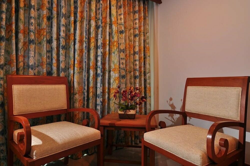 Rattana Karon Beach Hotel