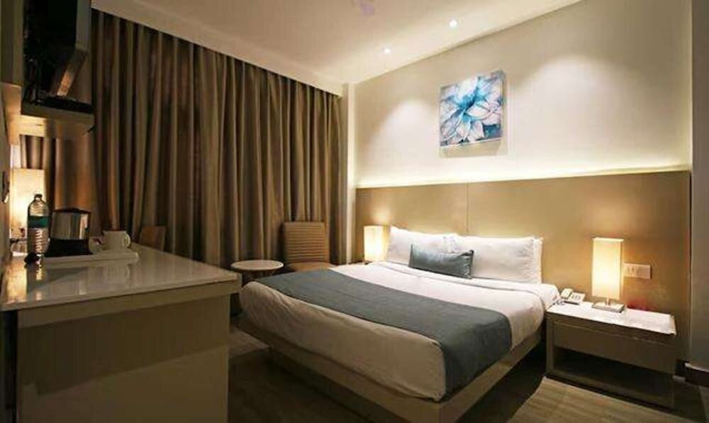 Fabhotel Prime Shanti Palace