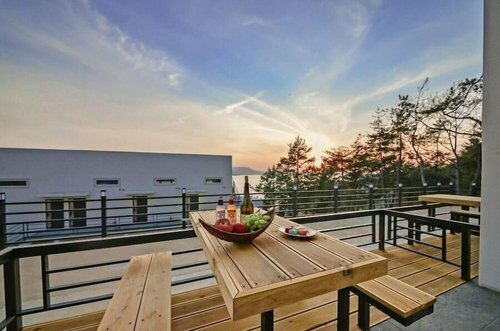 Yeosu Jplus A Pension, Забронировать Гостевой дом Йосу Чолла-Намдо