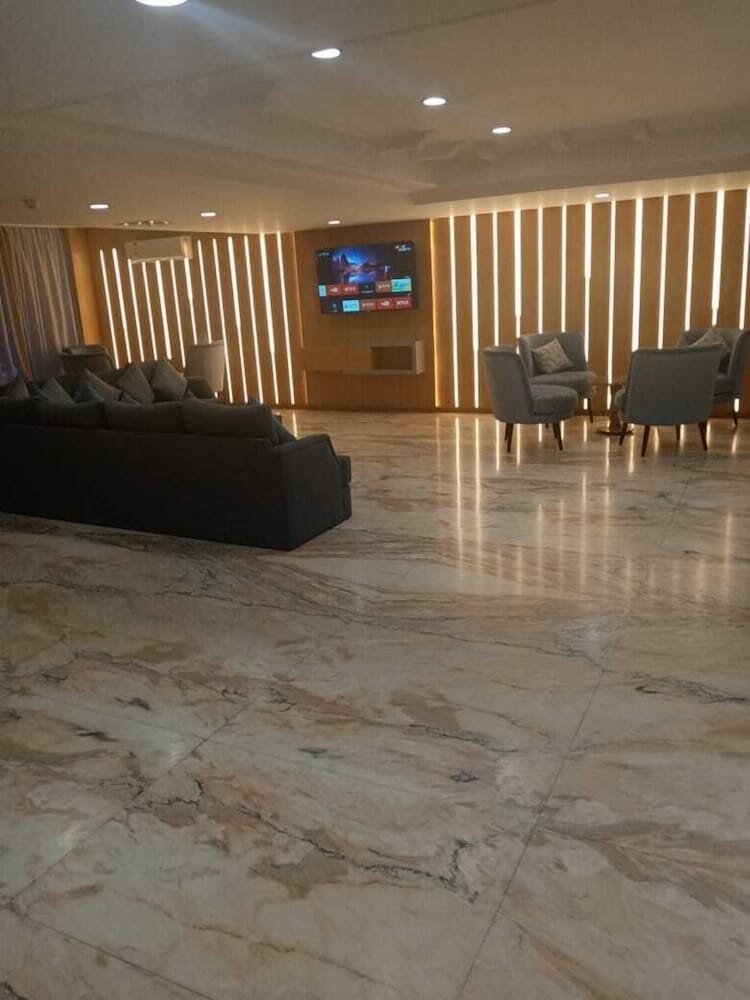 أجنحة المتعب خريص