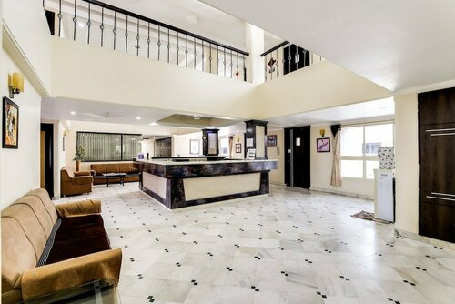 Oyo 26315 Hotel Alpha, Забронировать Отель Вадодара штат Гуджарат, рядом с Lakshmi Vilas Palace
