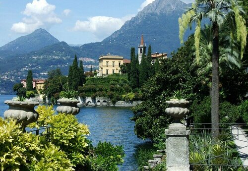 Paradiso del Lago T4, Book Hotel Bellano hoteller med pool, Swimmingpool