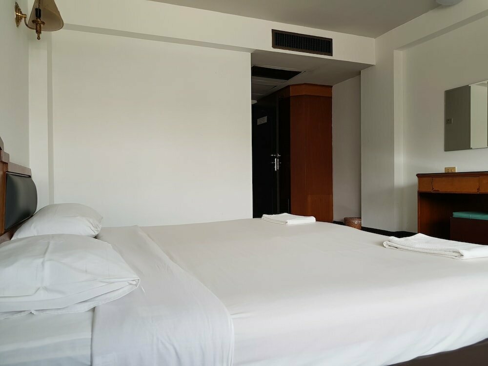 Golden Grand Hotel