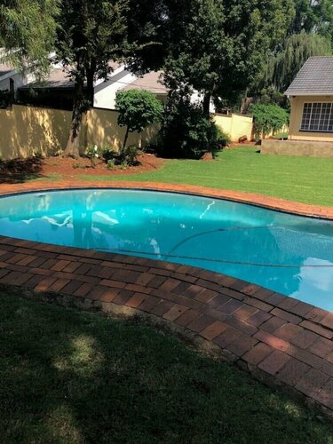 Khuvena Guest House, Reservar Casa de hóspedes Hotéis em Gauteng com Piscina, Piscina