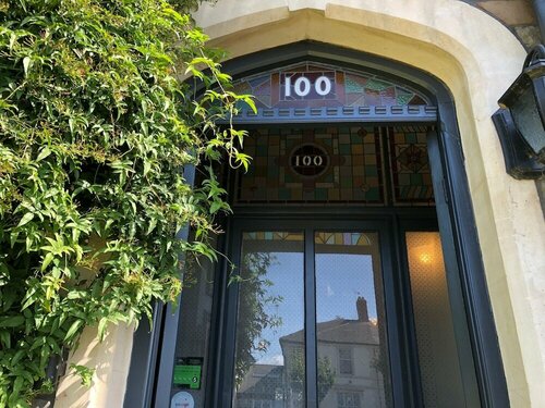 Number One Hundred Bed And Breakfast, Забронировать Отель «постель и завтрак» Кардифф Гламорган, рядом с Университет Южного Уэльса, Кардиффский кампус