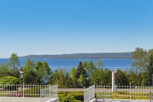 Bay Inn of Petoskey, Buchen Sie Pension Petoskey Michigan