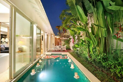 Aleva Villa Seminyak by Ini Vie Hospitality, Book Villa Hoteller i Seminyak med parkering, Parkering
