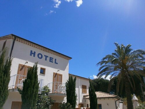 Hotel La Bastide, Забронировать Отель Ле-Лаванду Var coast