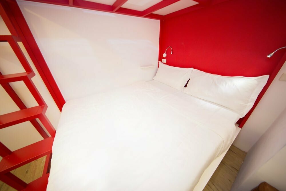 SleepBox Hostel