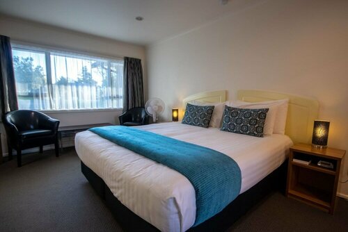 Antonio Mews Motel, Book Motel Stratford 