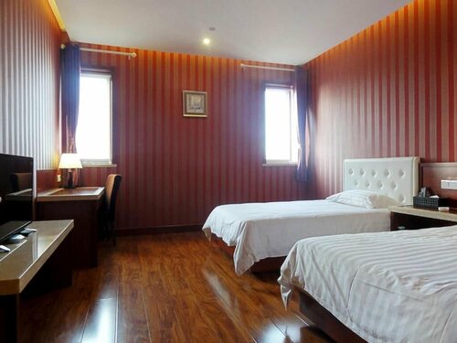 Hua Qi Kaiserdom Hotel Zhongshan Road St Michaels Cathedral and Zhanqiao Pier Qingdao, Забронировать Отель Недорогие отели Qingdao Region, недорогие