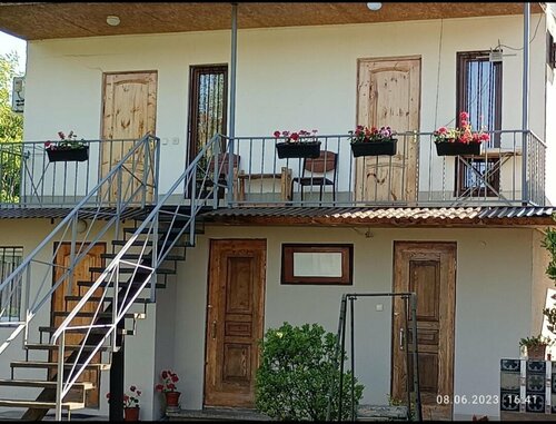 Ariadna Guest House, Prenota Affittacamere Hotel economici a Sukhum, vicino a Train Station