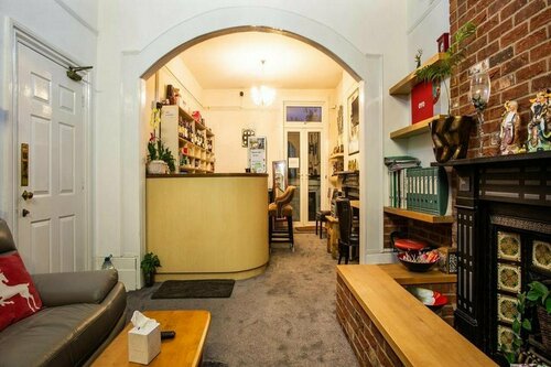 Greenland Villa, Забронировать Гостевой дом Отели Большого Лондона с парковкой, Парковка