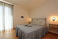 La Rocca Residence, Забронировать Апарт-отель Отели Озера Тразимено с парковкой, Парковка