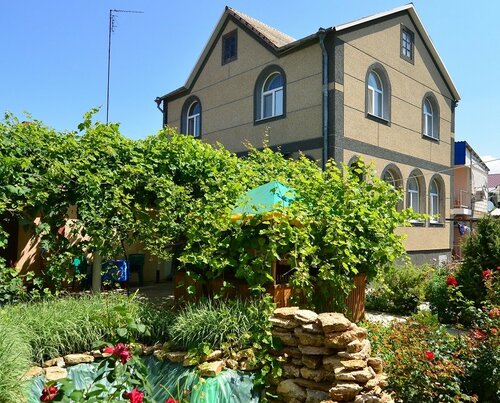 Guest House Lastochka, Брондау Гостьхаус  